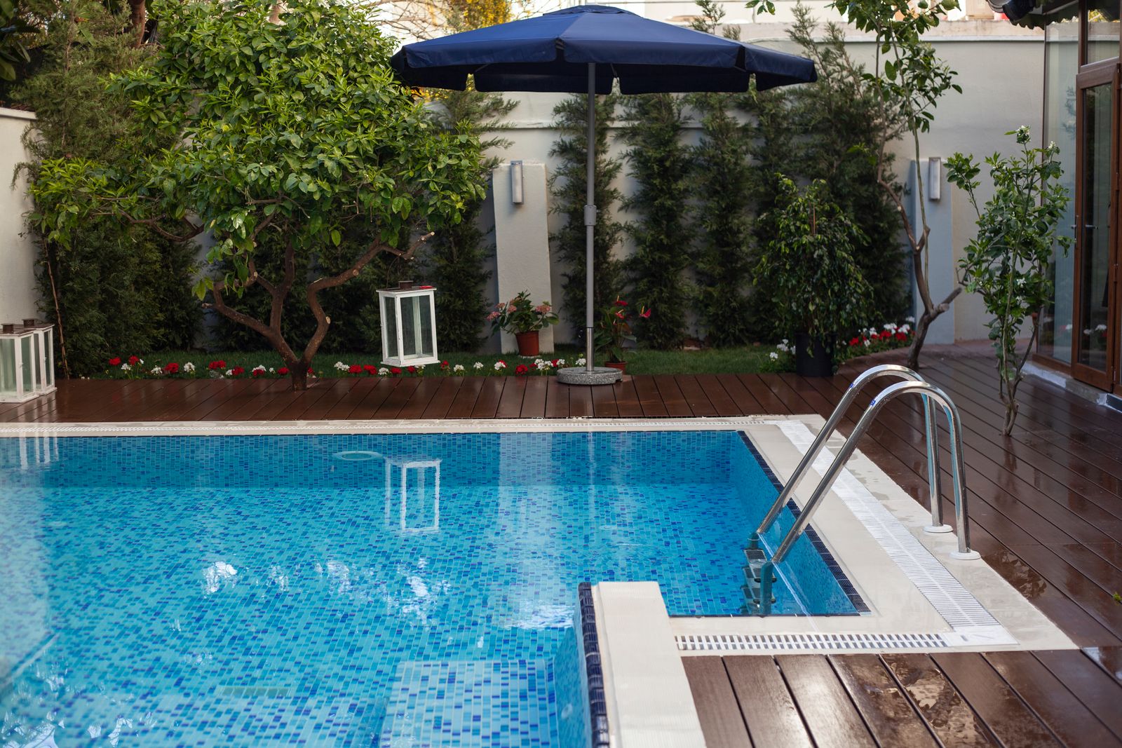 Why Florida Homes Need Regular Pressure Washing